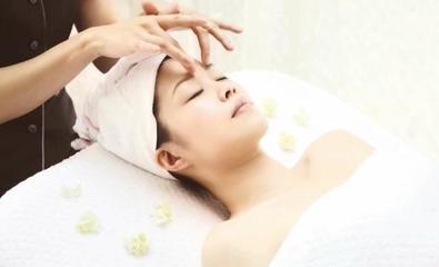 女性专属护理体验 水润美颜与体温艾灸的舒心之选